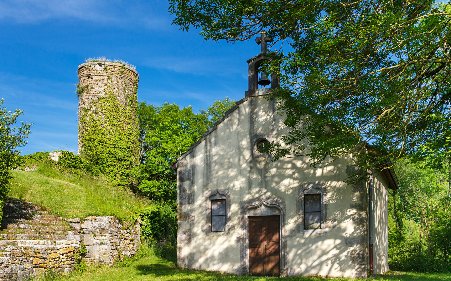 Chapelle Saint-Garadoz et Tour de l'Aubépin