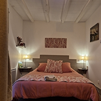 À la Maison - Chambre d'hôtes - LES REPOTS