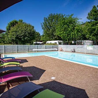 Camping de l'Ile Chambod - HAUTECOURT-ROMANECHE