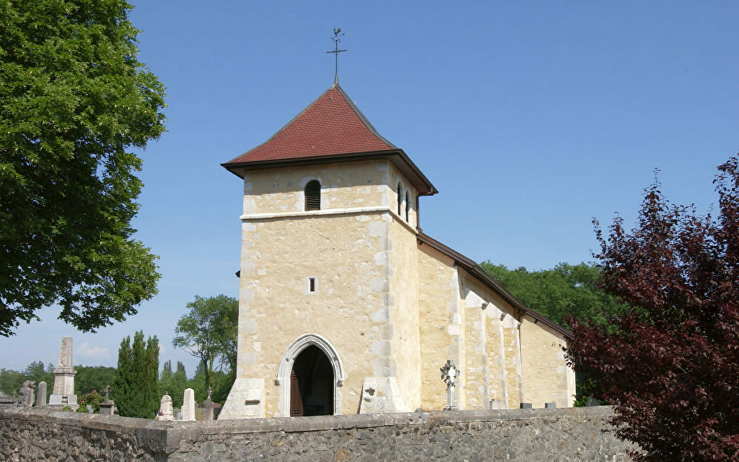 Eglise Saint-Pierre de Pouilly