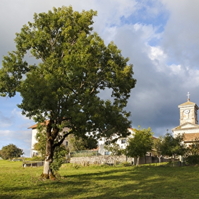 Giron 1000 station et village