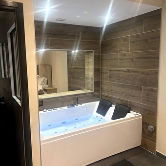 Appartement 7 avec jacuzzi - SEGNY