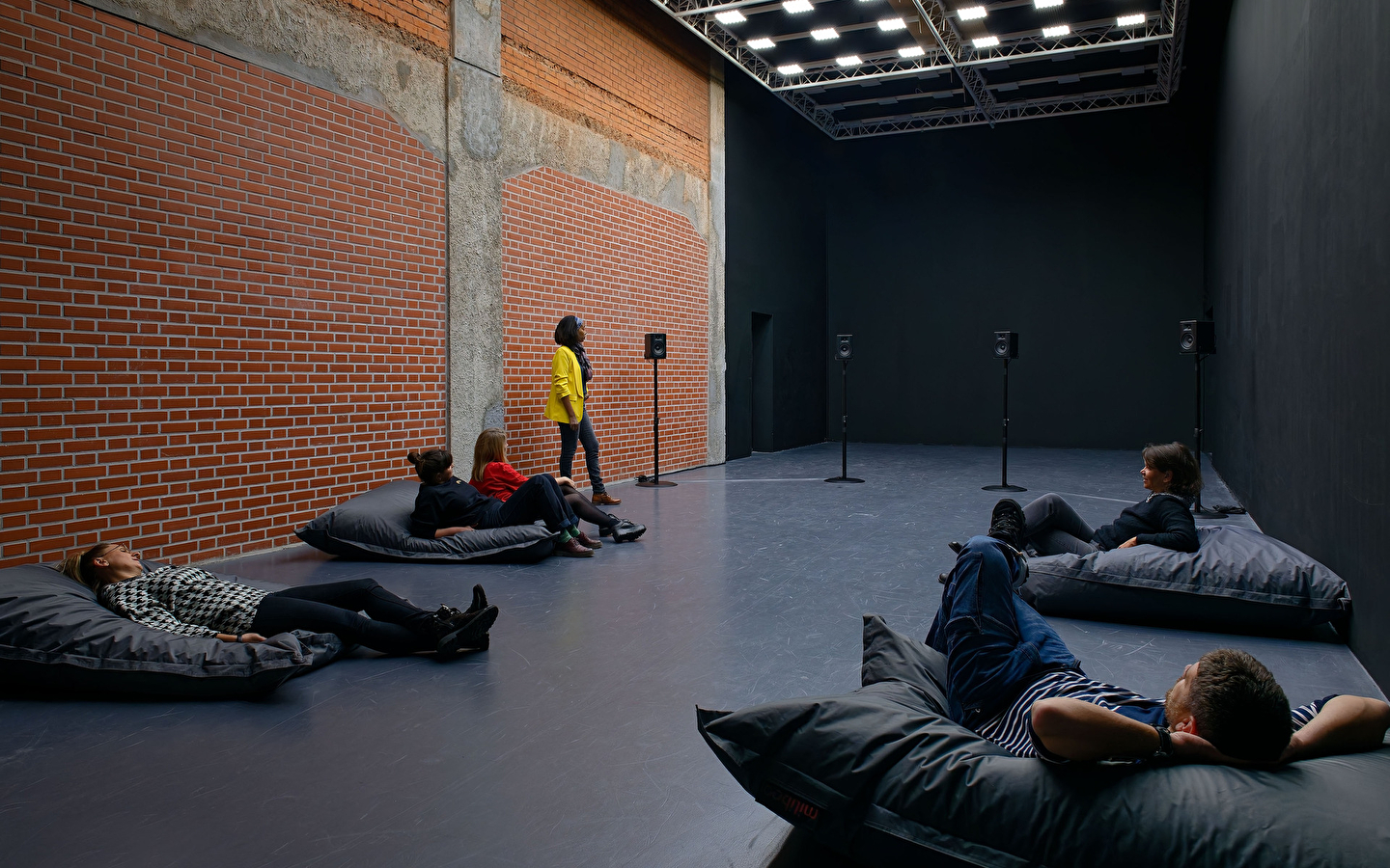 Angelica Mesiti, Het zwermende lied