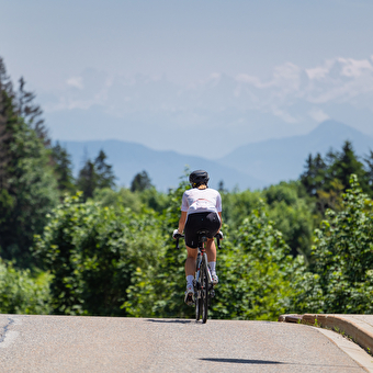 Boven het meer van Genève - Fietsroute 15 - Hauts-de-Bienne