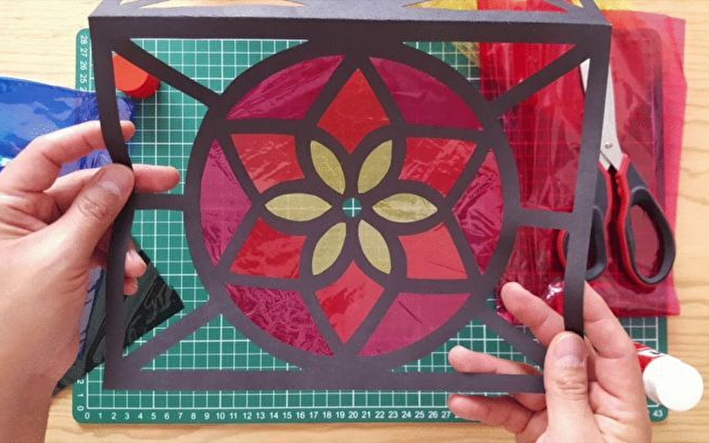 Musée de l'Abbaye - Workshop 'Glas-in-lood op papier