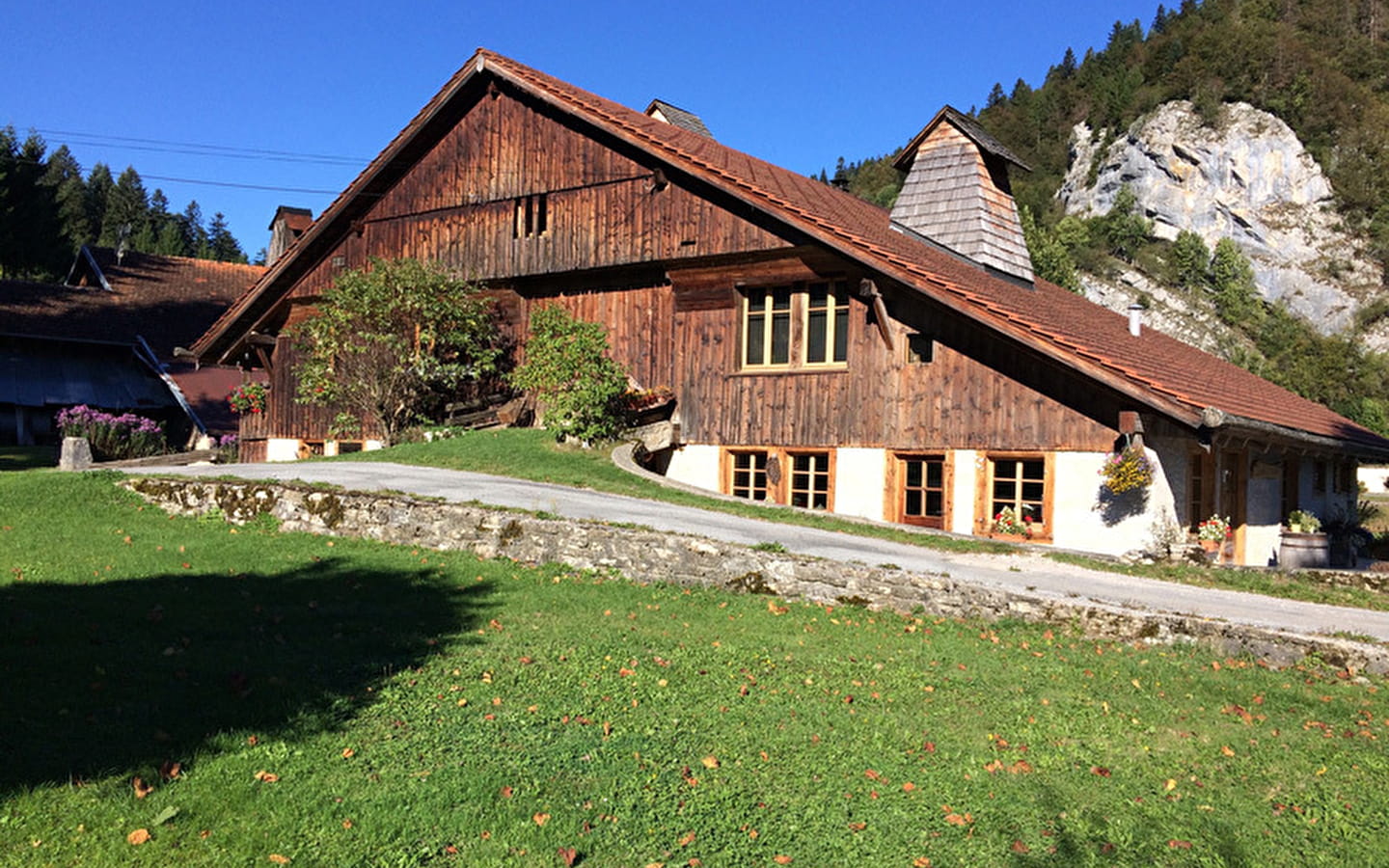 Bezoek aan l'Arbre à chapeaux, een Comtoise boerderij gerenoveerd als bed and breakfast 