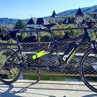 Op Courbets land op een elektrische tandem - MAMIROLLE
