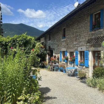 Chez Fefe - CONTREVOZ