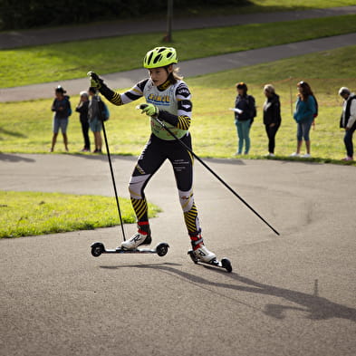 Pratique du ski roue et du roller sur le Stade de Biathlon des Plans d'Hotonnes