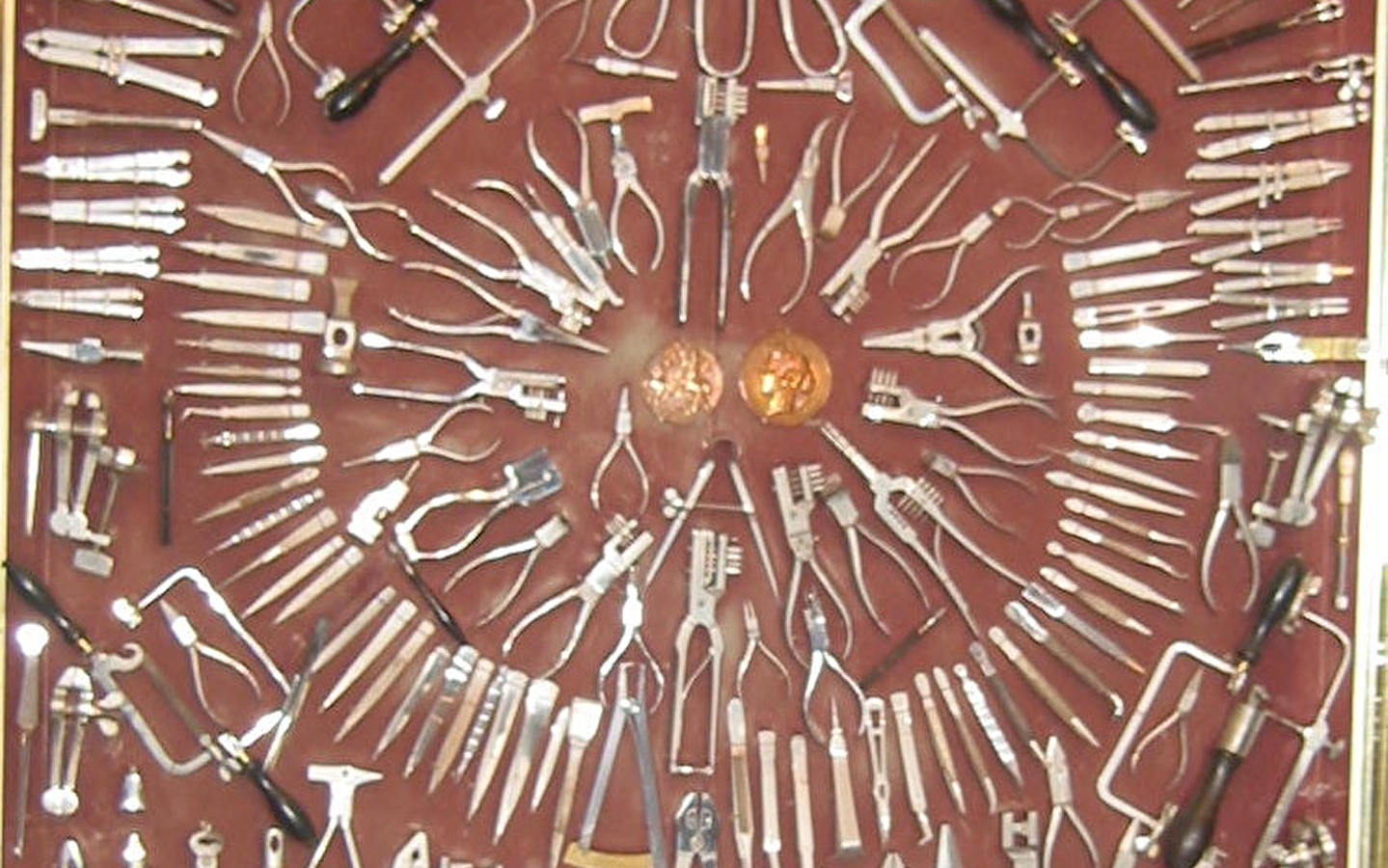 Vóór de tang, het horlogegereedschap' tentoonstelling