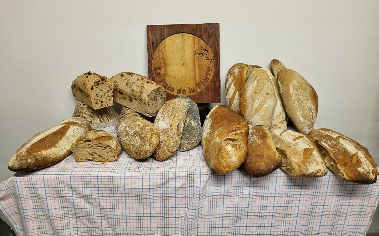 Fournil Le Pain de la Pierre - Pain au levain cuit au feu de bois