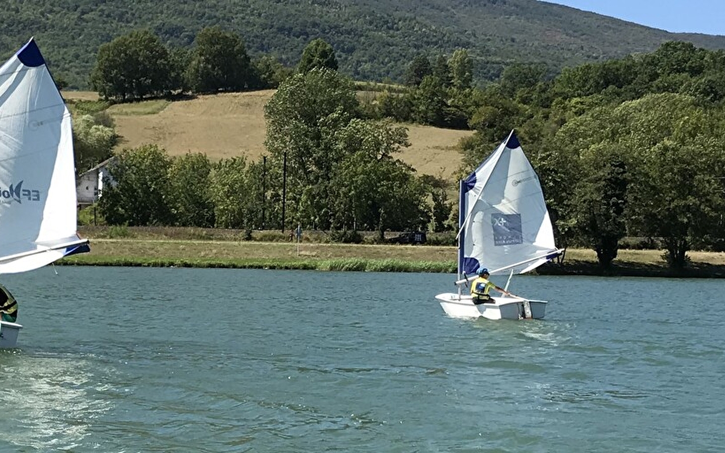Stages de voile, baptême et séances découvertes