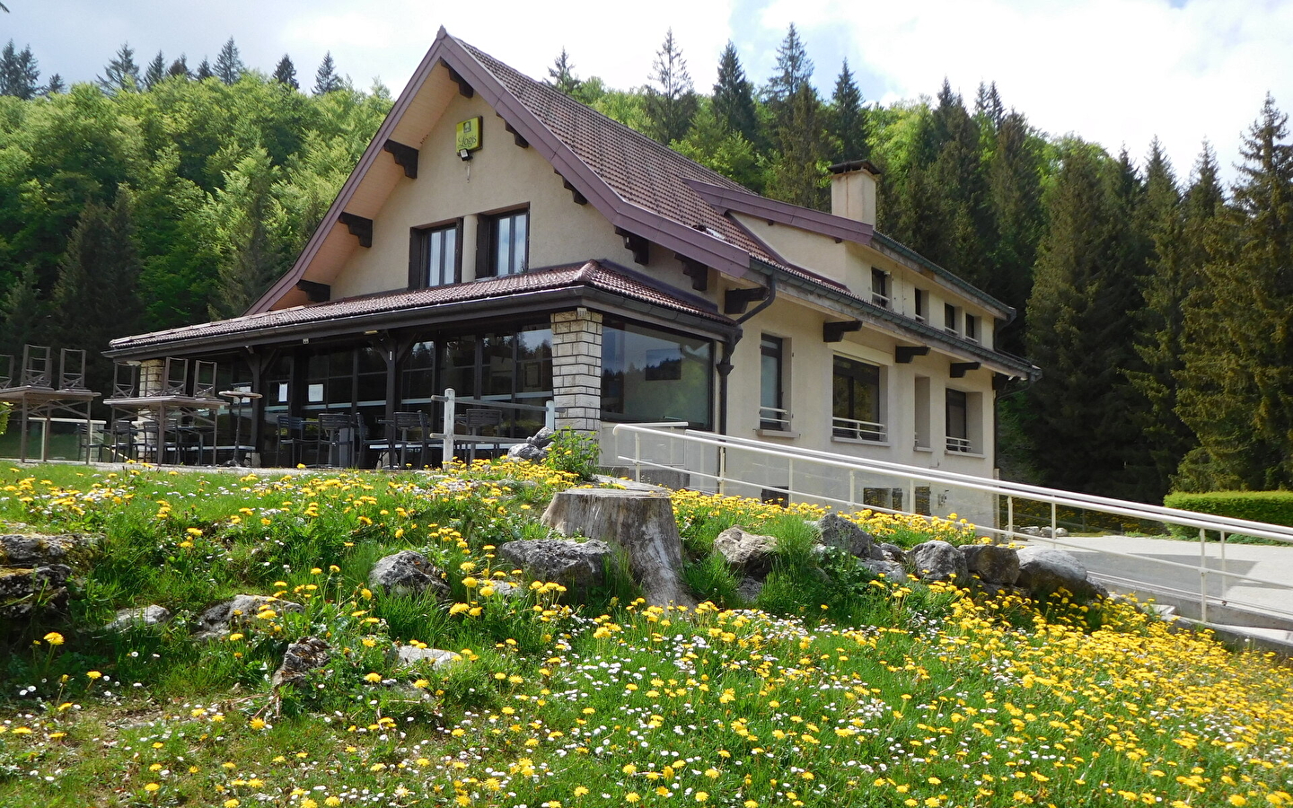 Aire de service du Lac Genin