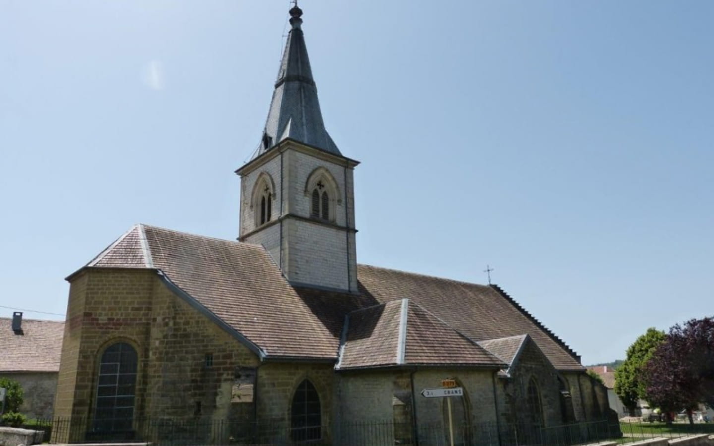 Église et chapelle de Sirod
