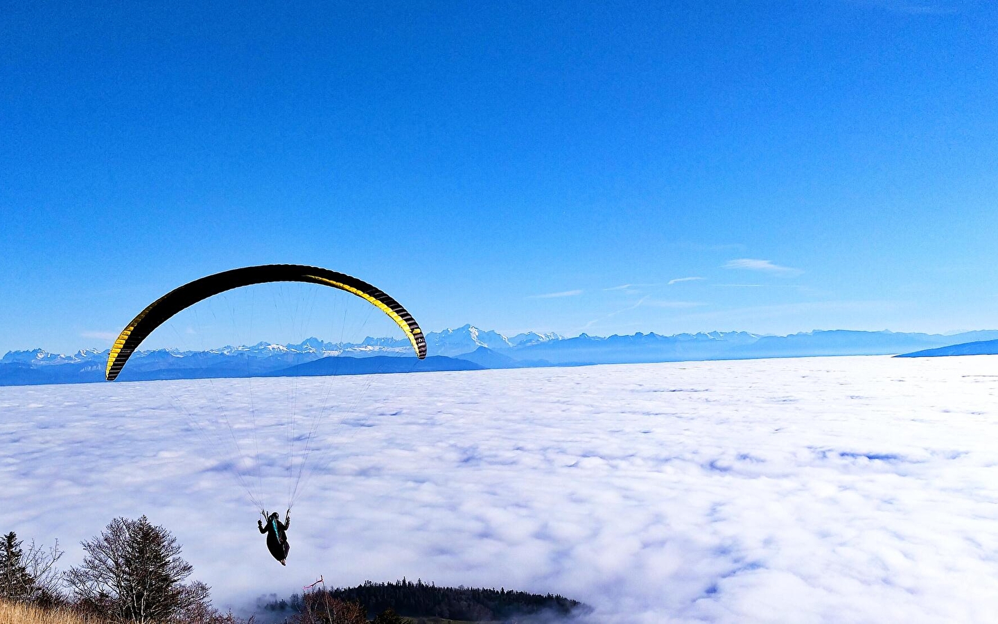Sur un nuage - école de parapente