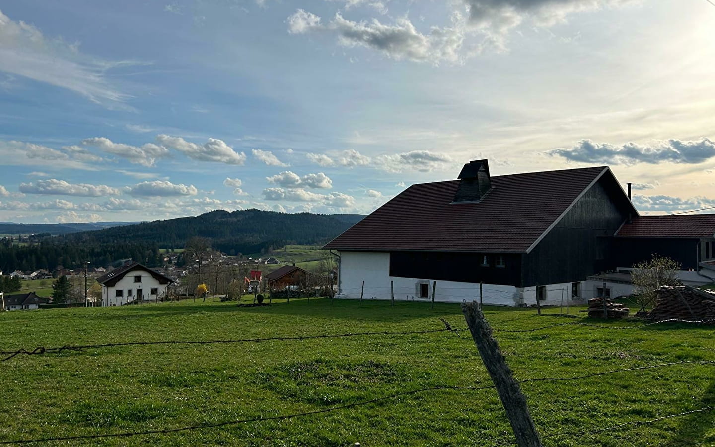 Bezoek aan een Comtoise boerderij gerestaureerd als woning in Bonnétage