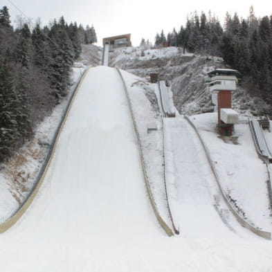 Bezoek de internationale skispringinstallaties van Chaux-Neuve