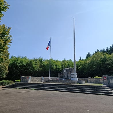 Bezoek aan het Maquis-monument in het Bois de Villars-Sous-Écot