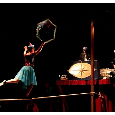 Cap' circusvoorstelling onder grote tent