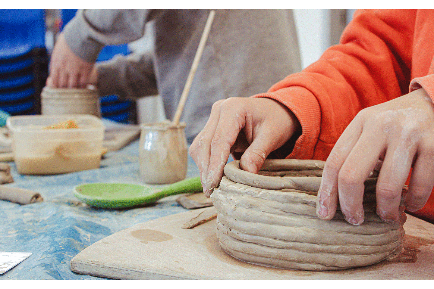 Vaardigheden workshop: Graines d'artisans workshop - Boetseren en pottenbakkersschijf