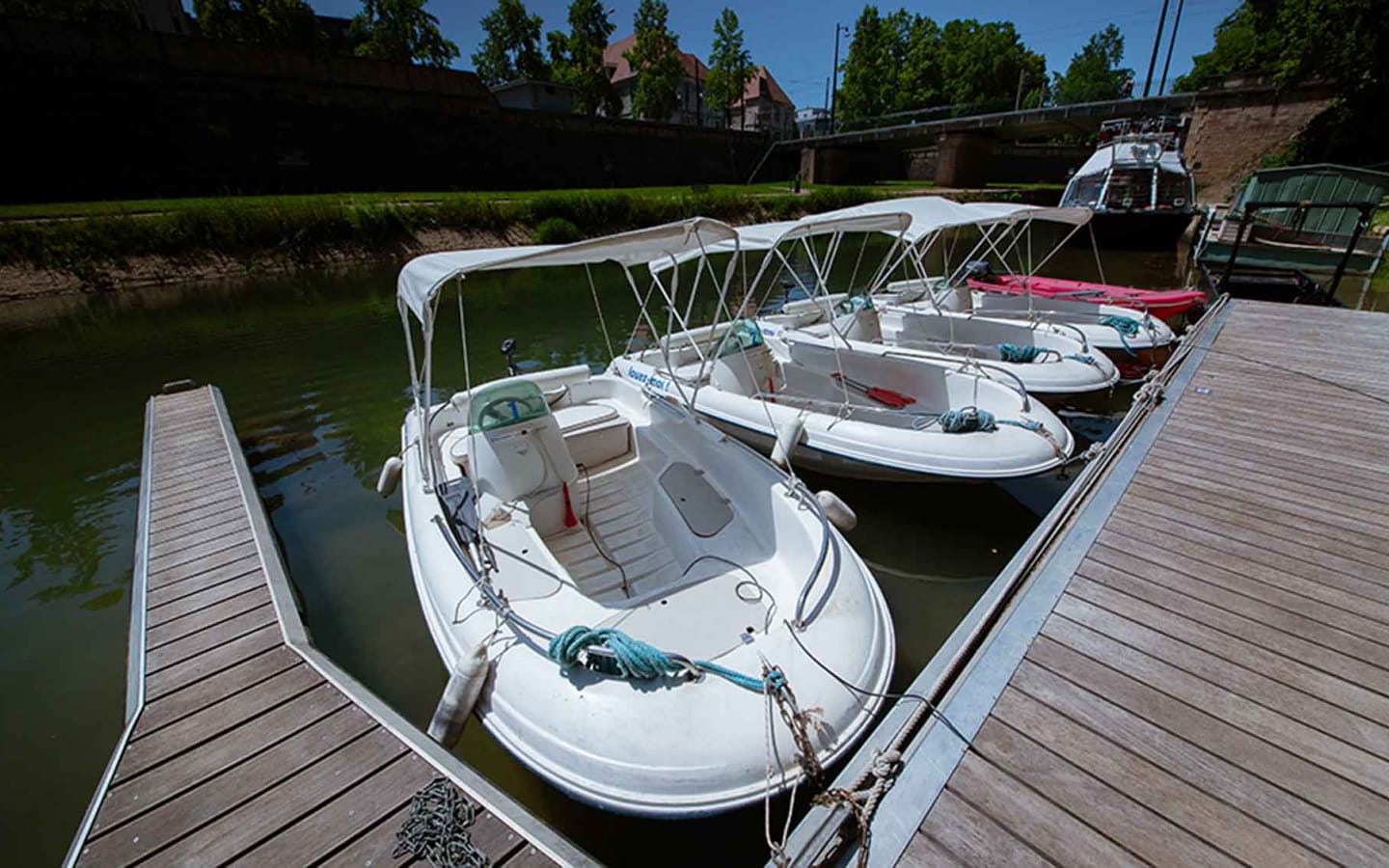 Location de bateaux électriques - Doubs Plaisance