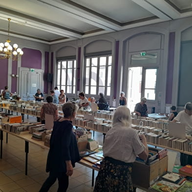 Verkoop van tweedehands boeken ten voordele van de bibliotheek van het ziekenhuis van Besançon