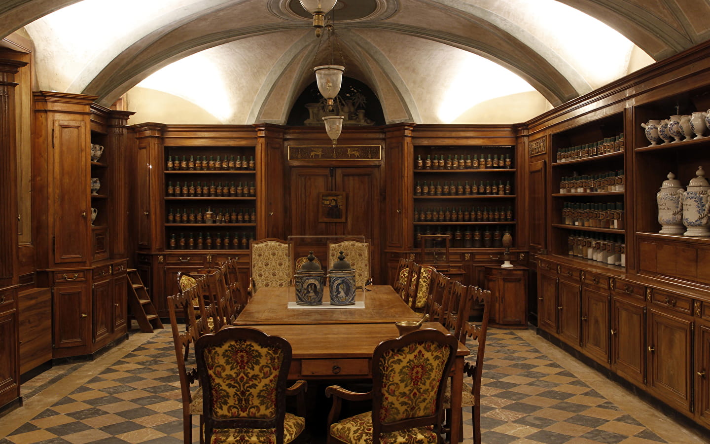 Rondleidingen door de apotheek en de oude ziekenhuiskapel - Open Monumentendagen